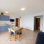 公寓 By The Sea Starigrad Paklenica *