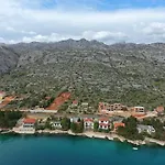 By The Sea Starigrad Paklenica * 特利巴尼克鲁斯奇卡