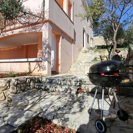 Apartment By The Sea Starigrad Paklenica