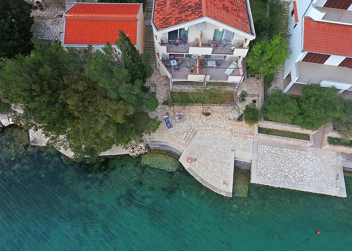 By The Sea Starigrad Paklenica *