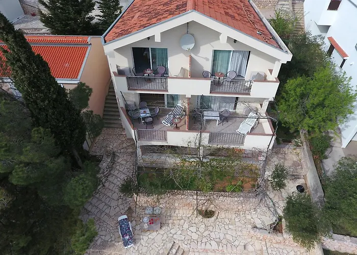 By The Sea Starigrad Paklenica *