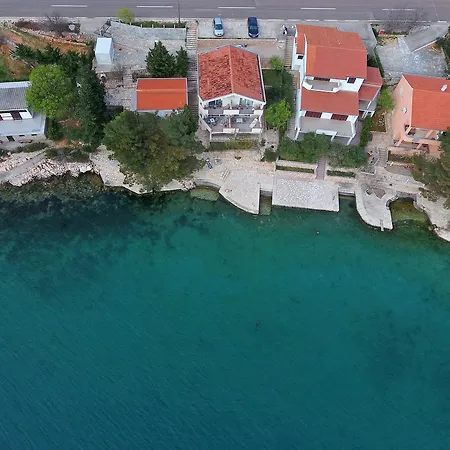 Lägenhet By The Sea Starigrad Paklenica